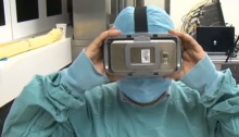 Chirurg opereert met VR